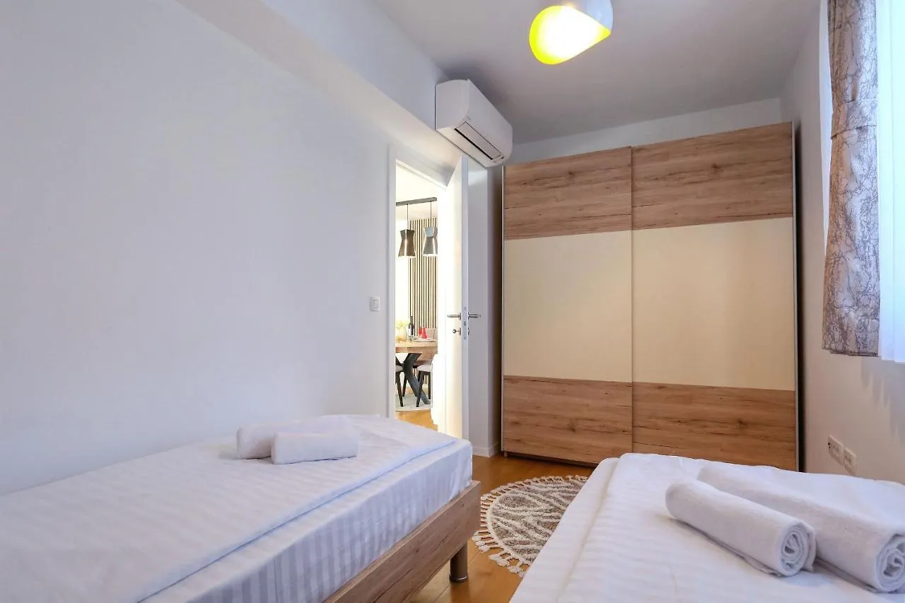 Apartments Perla With Free Parking Zadar 0*,